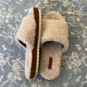 VINCE * Kalina Slipper Slide sandals cream real shearling 7